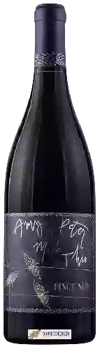 Wijnmakerij Black Sheep Finds - Amy & Peter Made This Pinot Noir Wijnmakerij Black Sheep Finds - Amy & Peter Made This Pinot Noir
