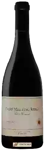 Wijnmakerij Flowers - Camp Meeting Ridge Vineyard Pinot Noir Wijnmakerij Flowers - Camp Meeting Ridge Vineyard Pinot Noir