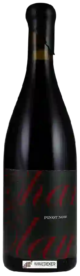 Weingut Charlie Clay - Pinot Noir Weingut Charlie Clay - Pinot Noir