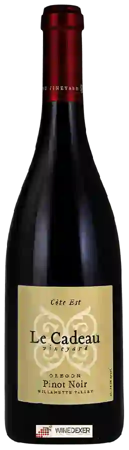 Weingut Le Cadeau Vineyard - Côte Est Pinot Noir Weingut Le Cadeau Vineyard - Côte Est Pinot Noir