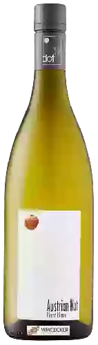Weingut Weingut R&A Pfaffl - Austrian Nut Pinot Blanc