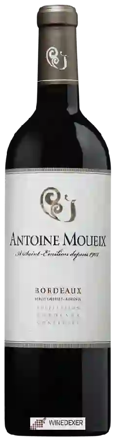 Winery Antoine Moueix - Merlot - Cabernet Sauvignon Bordeaux Winery Antoine Moueix - Merlot - Cabernet Sauvignon Bordeaux