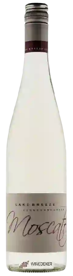 Winery Lake Breeze Wines - Moscato Winery Lake Breeze Wines - Moscato