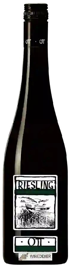 Winery Bernhard Ott - Riesling Winery Bernhard Ott - Riesling