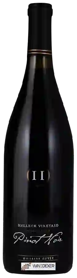 Winery Halleck Vineyard - Hillside Cuvée Pinot Noir Winery Halleck Vineyard - Hillside Cuvée Pinot Noir