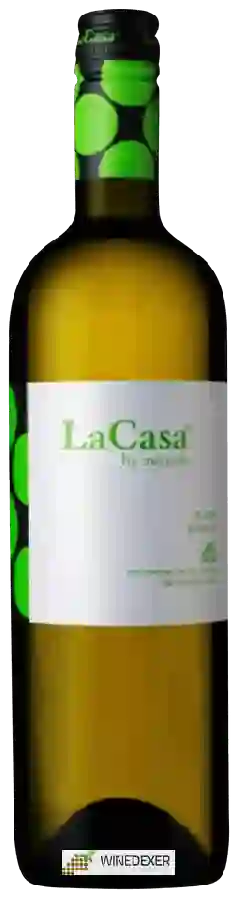 Winery Menade - La Casa Blanco Winery Menade - La Casa Blanco