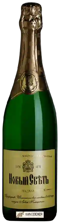 Winery Новый Свет - Полусладкое Белое (Semi Sweet White)