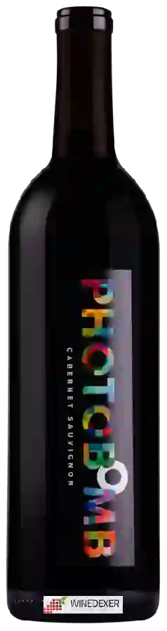 Winery Photobomb - Cabernet Sauvignon Winery Photobomb - Cabernet Sauvignon