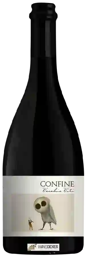 Winery Podere Sottoilnoce - Vecchie Viti Confine Winery Podere Sottoilnoce - Vecchie Viti Confine