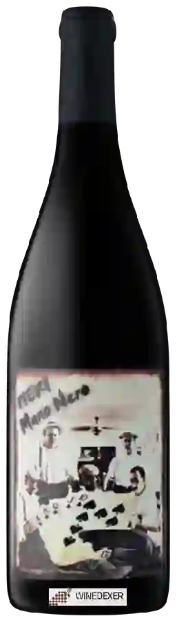 Winery RedHeads - Pieri Mano Nero Winery RedHeads - Pieri Mano Nero