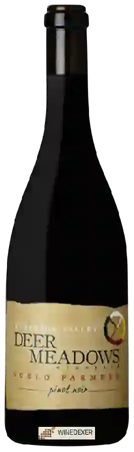 Winery Suelo Farmers - Deer Meadows Vineyards Pinot Noir Winery Suelo Farmers - Deer Meadows Vineyards Pinot Noir