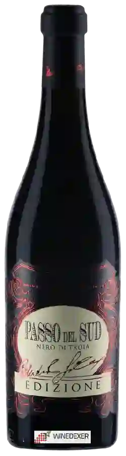 Winery Tagaro - Passo del Sud Edizione Nero di Troia Winery Tagaro - Passo del Sud Edizione Nero di Troia