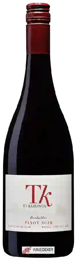 Winery Te Kairanga - Runholder Pinot Noir Winery Te Kairanga - Runholder Pinot Noir