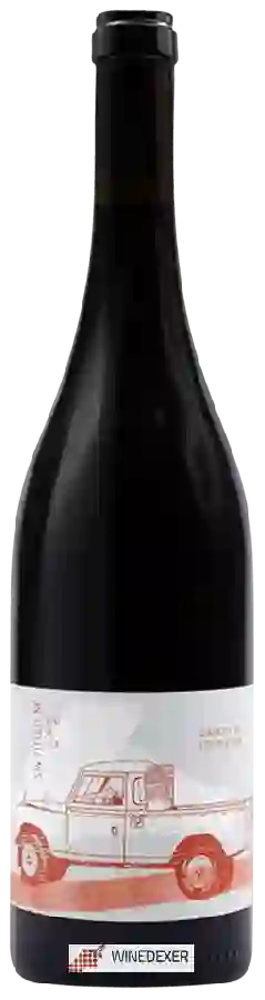 Winery Victoria E. Torres Pecis - Sin Titulo. NG. Winery Victoria E. Torres Pecis - Sin Titulo. NG.